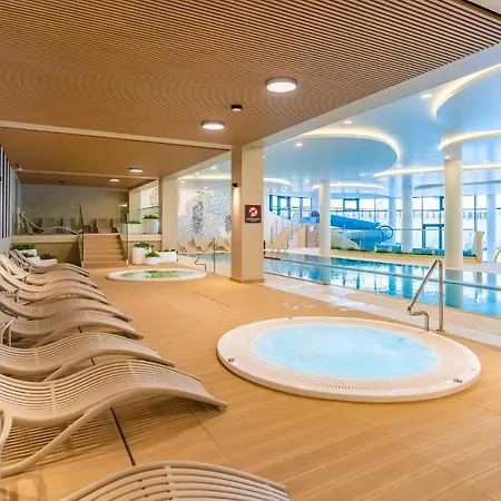 Faro Polanki Aqua Kołobrzeg